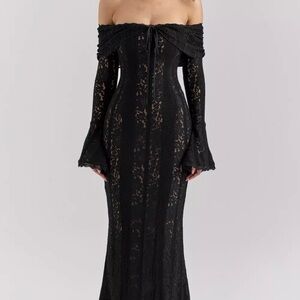 HOUSE OF CB'Belle'Black Off Shoulder Floral Lace Maxi Dress/Size M-US 6-8/PA1483